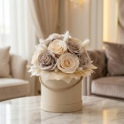 Wieczne Róże Flower Box Kwiaty Mydlane Beżowe Boho Dekoracja Prezent Ślub