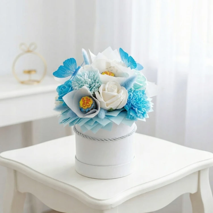 Wieczne Róże Mydlane Flowerbox Z Lizakami Chupa Chups Niebieski Bukiet Box
