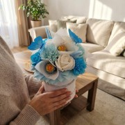 Wieczne Róże Mydlane Flowerbox Z Lizakami Chupa Chups Niebieski Bukiet Box