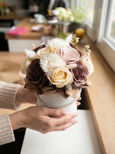 Flower Box Kwiaty Mydlane Welurowy Róże Eukaliptus Prezent Wieczne Kwiaty
