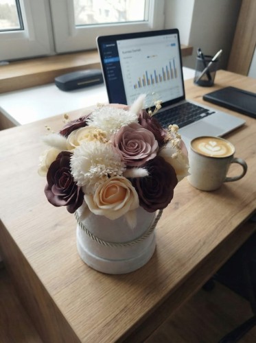 Flower Box Kwiaty Mydlane Welurowy Róże Eukaliptus Prezent Wieczne Kwiaty