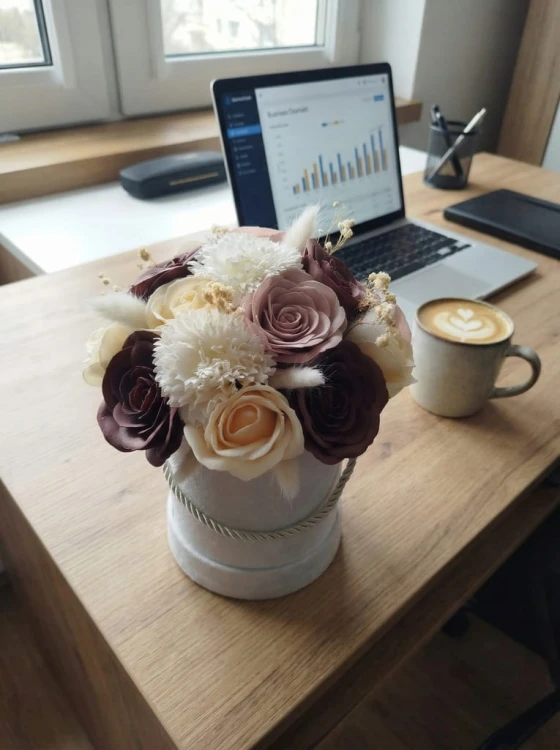 Flower Box Kwiaty Mydlane Welurowy Róże Eukaliptus Prezent Wieczne Kwiaty