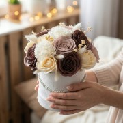Flower Box Kwiaty Mydlane Welurowy Róże Eukaliptus Prezent Wieczne Kwiaty