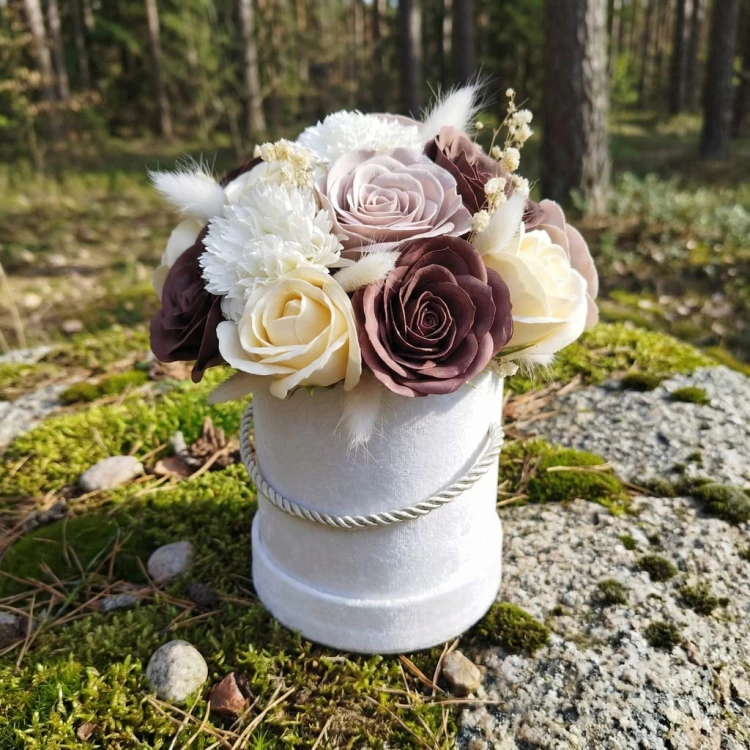 Flower Box Kwiaty Mydlane Welurowy Róże Eukaliptus Prezent Wieczne Kwiaty