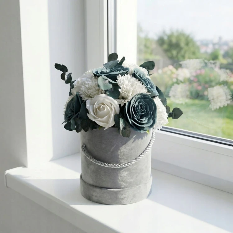 Flower Box Kwiaty Mydlane Welurowy Róże Eukaliptus Prezent Wieczne Kwiaty