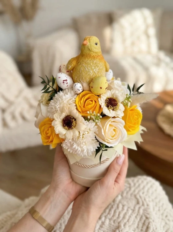 Wiosenny Flower Box Kwiaty Mydlane Wielkanocny Stroik z Kurczakiem Jajka