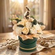 Prezent Na Wielkanoc Flower Box Kwiaty Mydlane Róże Złoty Zając Dekoracja